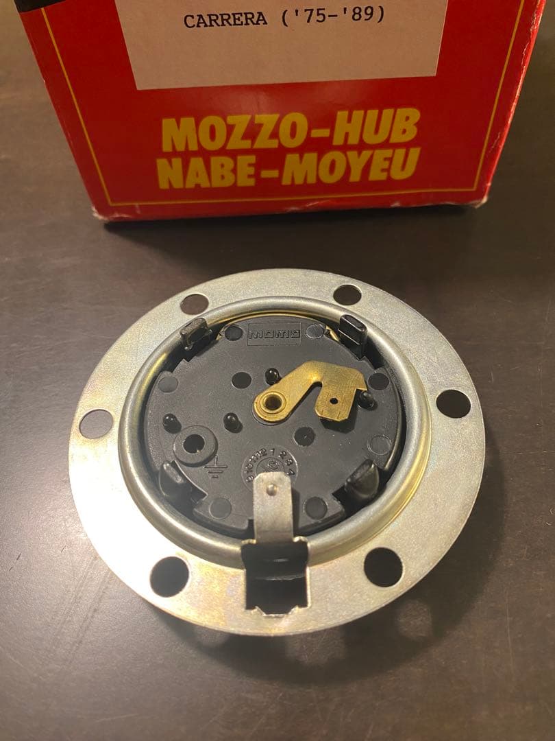 （未使用）ポルシェMOMO 純正ホーンボタン