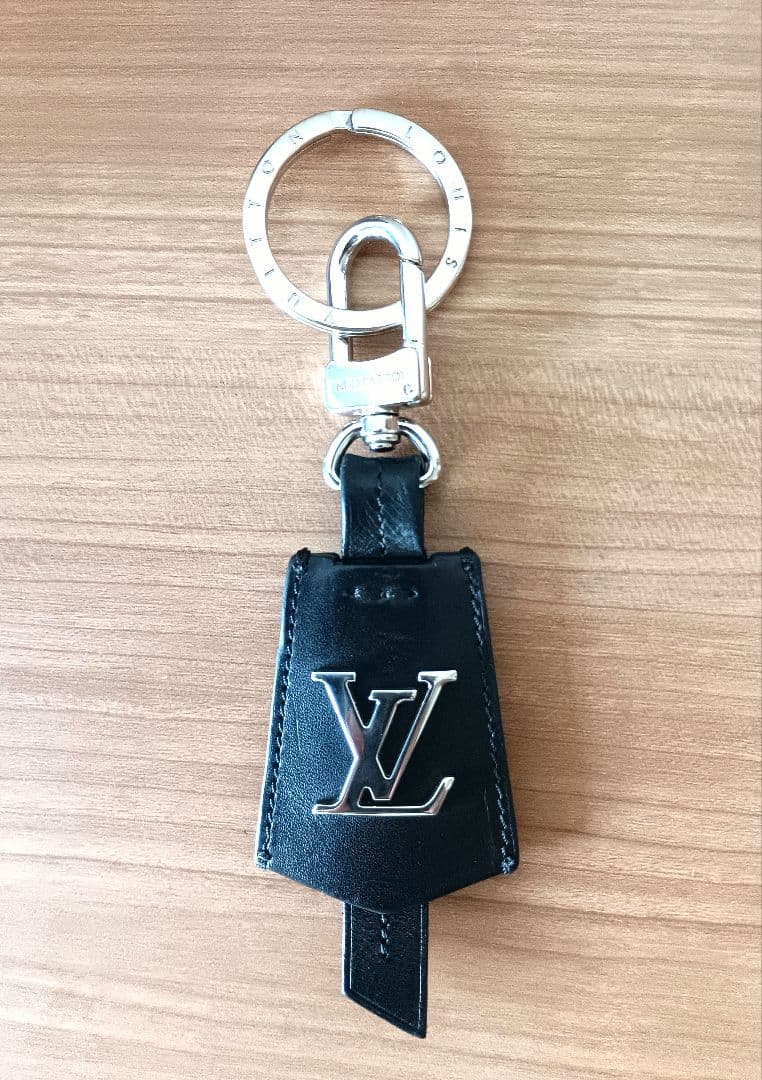 LOUIS VUITTON ルイヴィトン　ポルトクレ・クロッシュクレ　キーリング