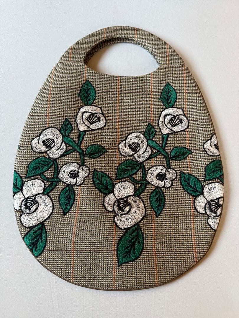 ミナペルホネン swing camellia エッグバッグ