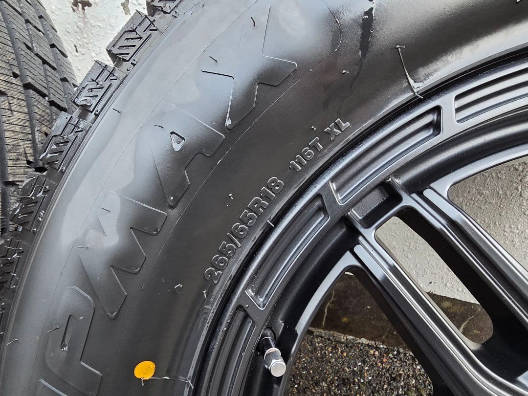 18インチ ブラック ホイールセット ランクル300 スタッドレス　2025年製