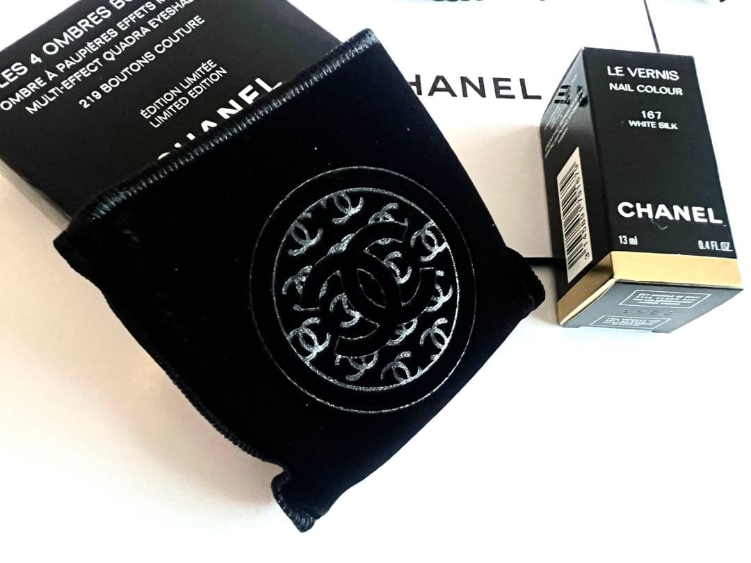 CHANEL特別限定品アイシャドウパレット219& ヴェルニホワイトシルク167