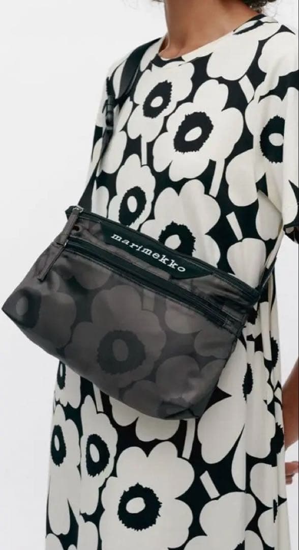 marimekko neat crossby ショルダー　ウニッコ　黒　斜めがけ