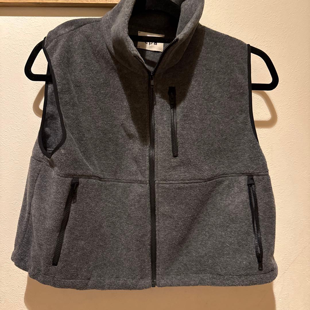 epa ショート丈フリースベスト