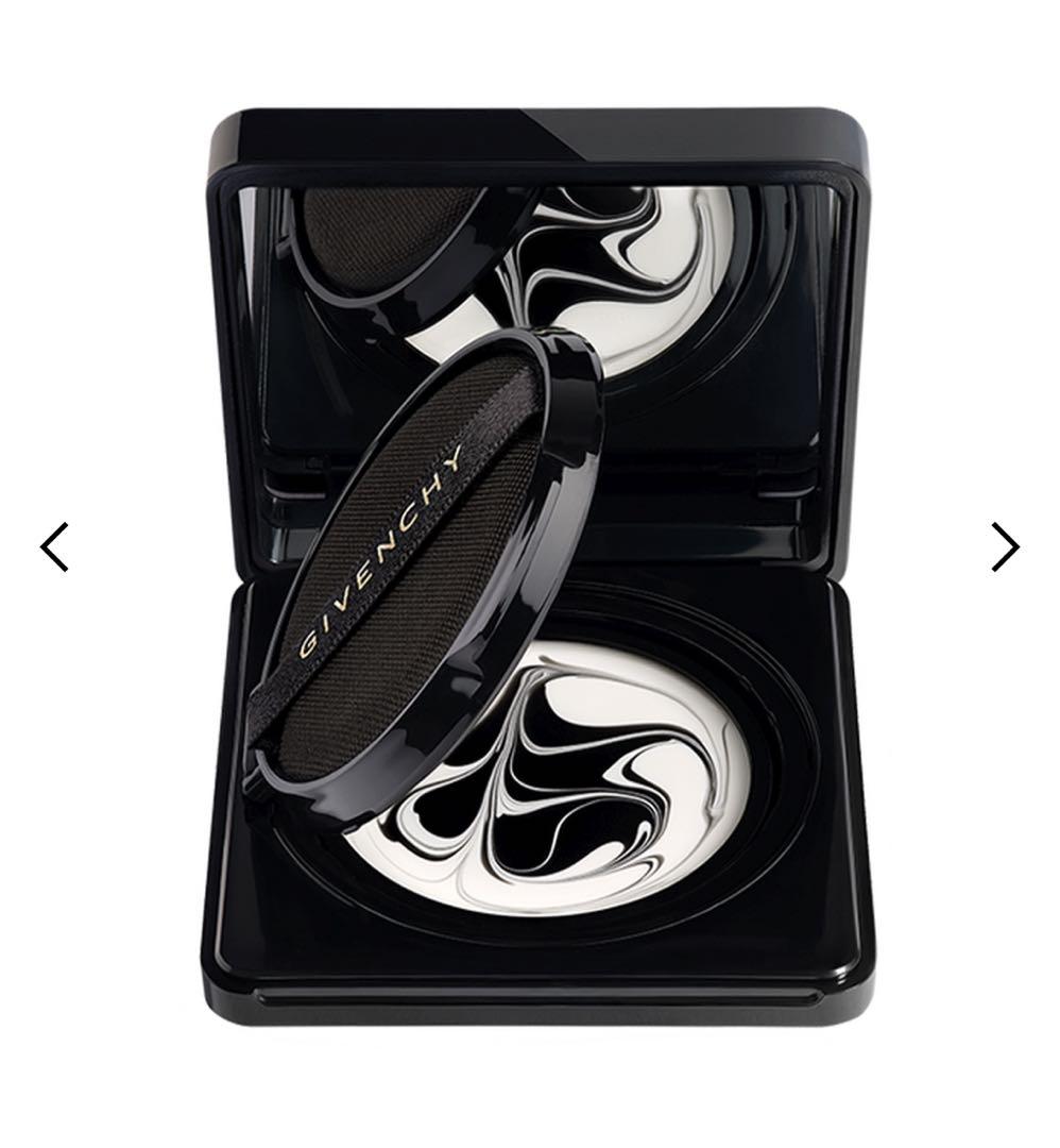 ジバンシー　ソワン ノワール UV コンパクト