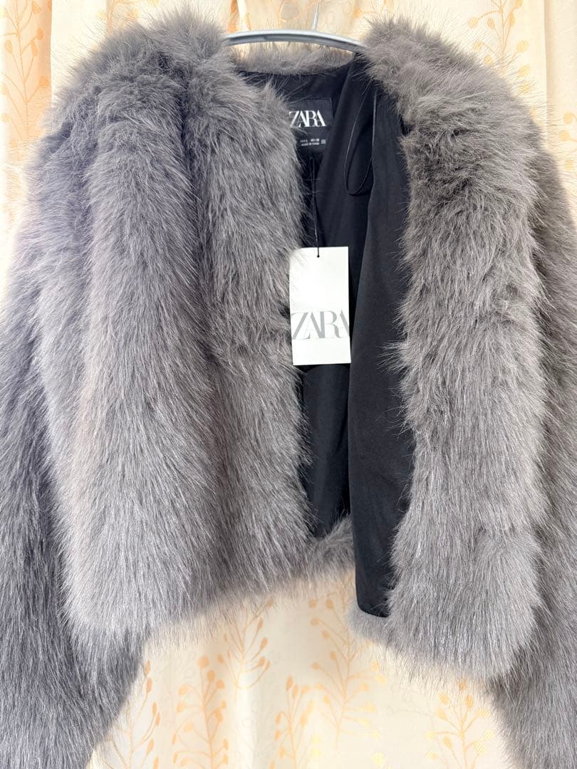 ZARA フェイクファーショートコート　Lサイズ　完売品