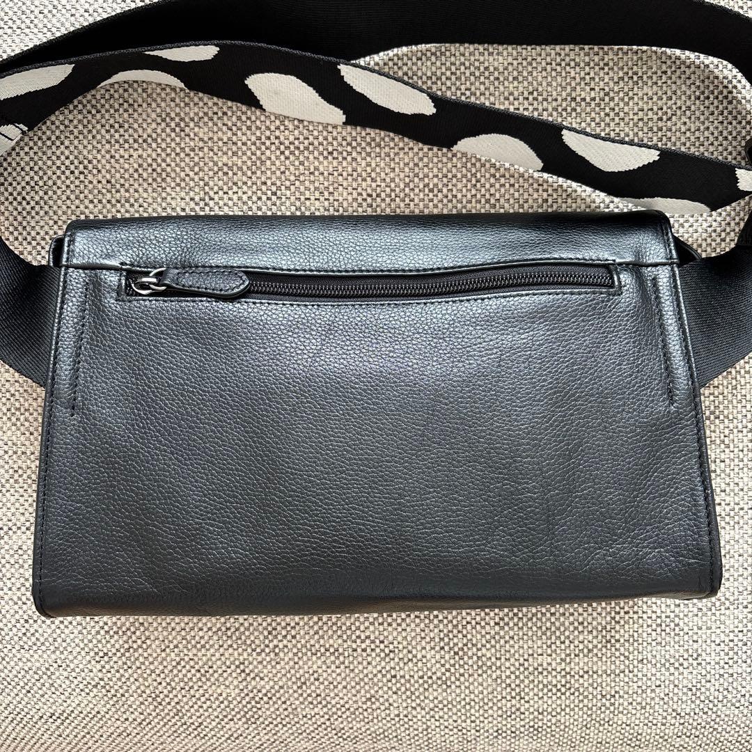 ear PAPILLONNER 柄ワイドテープショルダーバッグ ボディバッグ