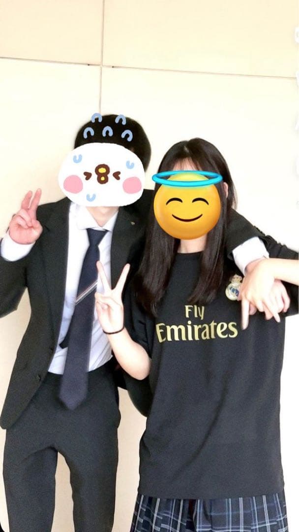 退学した17歳浮気元カノの制服(2ページ)