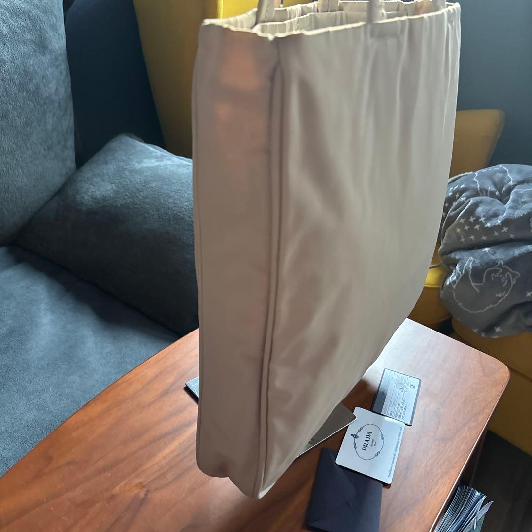プラダ トートバッグ ベージュ