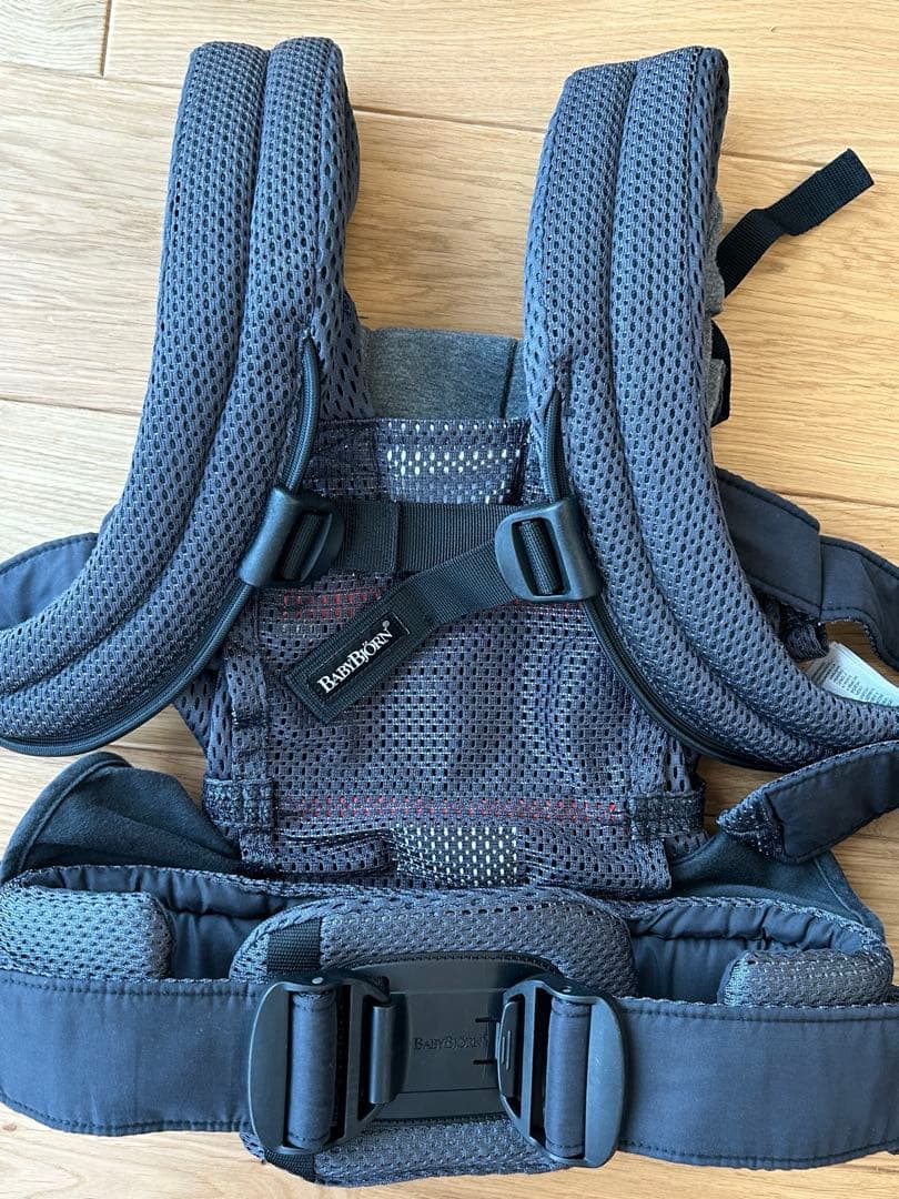 【週末値下げ中】BABYBJÖRN ベビービョルン　抱っこひも ハーモニー