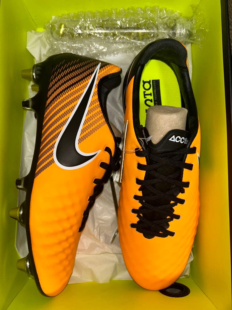 ナイキ 25.5cm サッカースパイク マジスタ オーパス2 SG