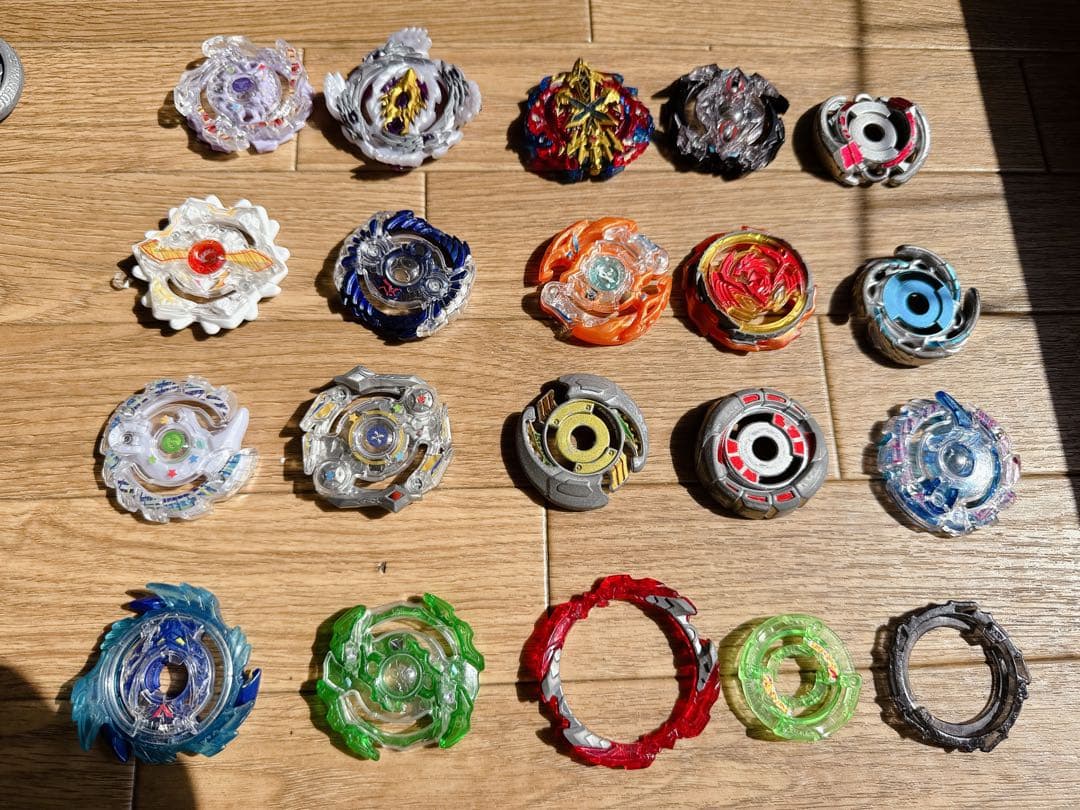 値下げベイブレードバラバラ