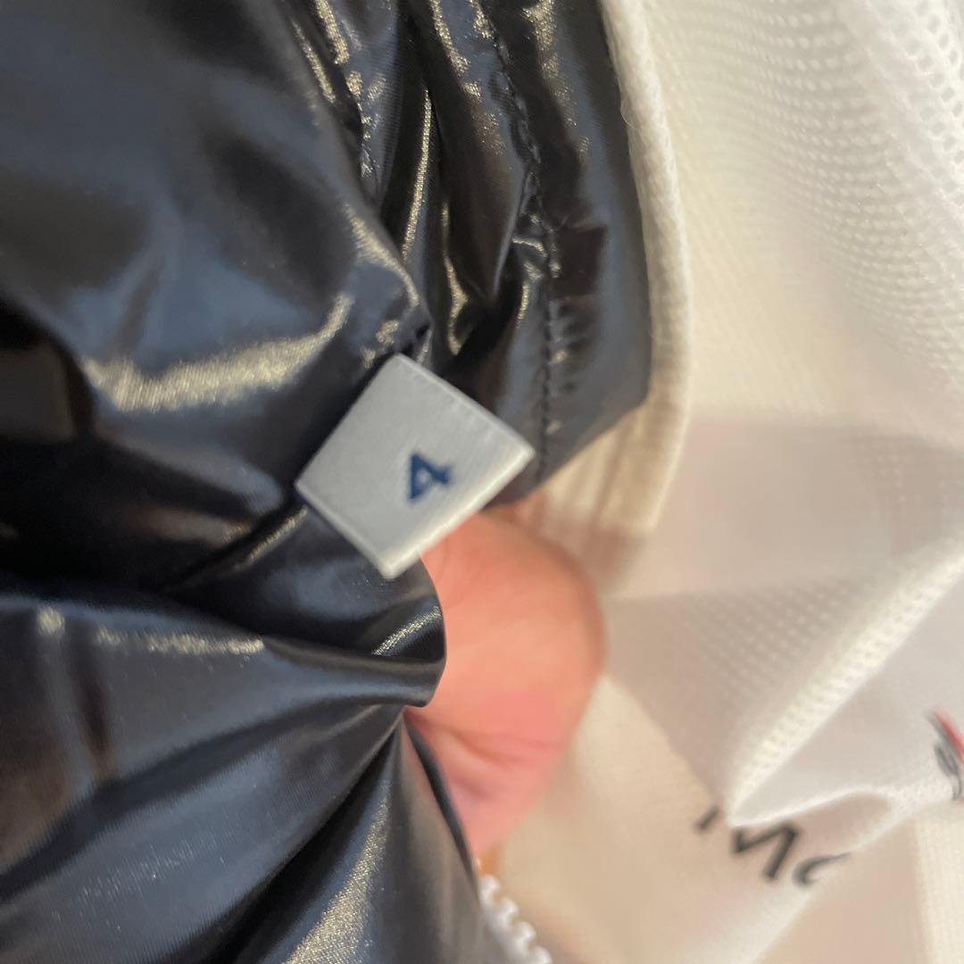 モンクレールジーニアス　ダウンジャケット