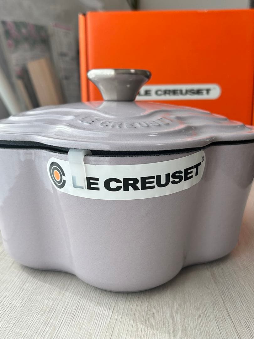 ル・クルーゼ ココットフルール 20cm　ラベンダー