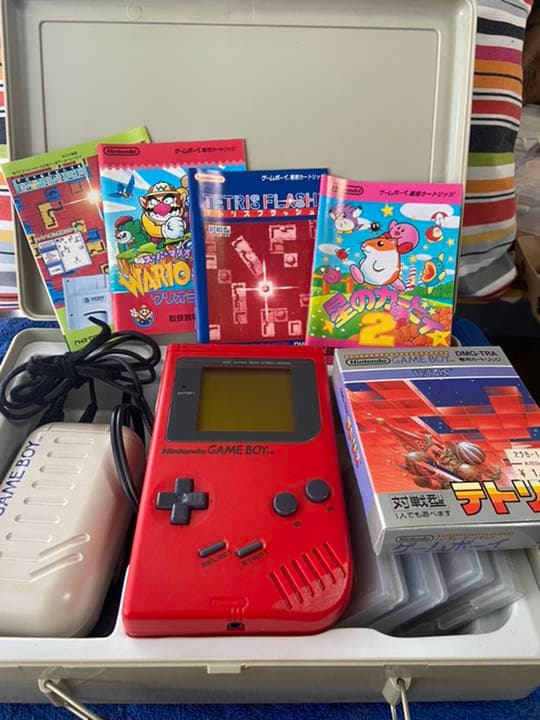 ゲームボーイ　充電式　スーパーゲームボーイのケース　ゲームソフト4本