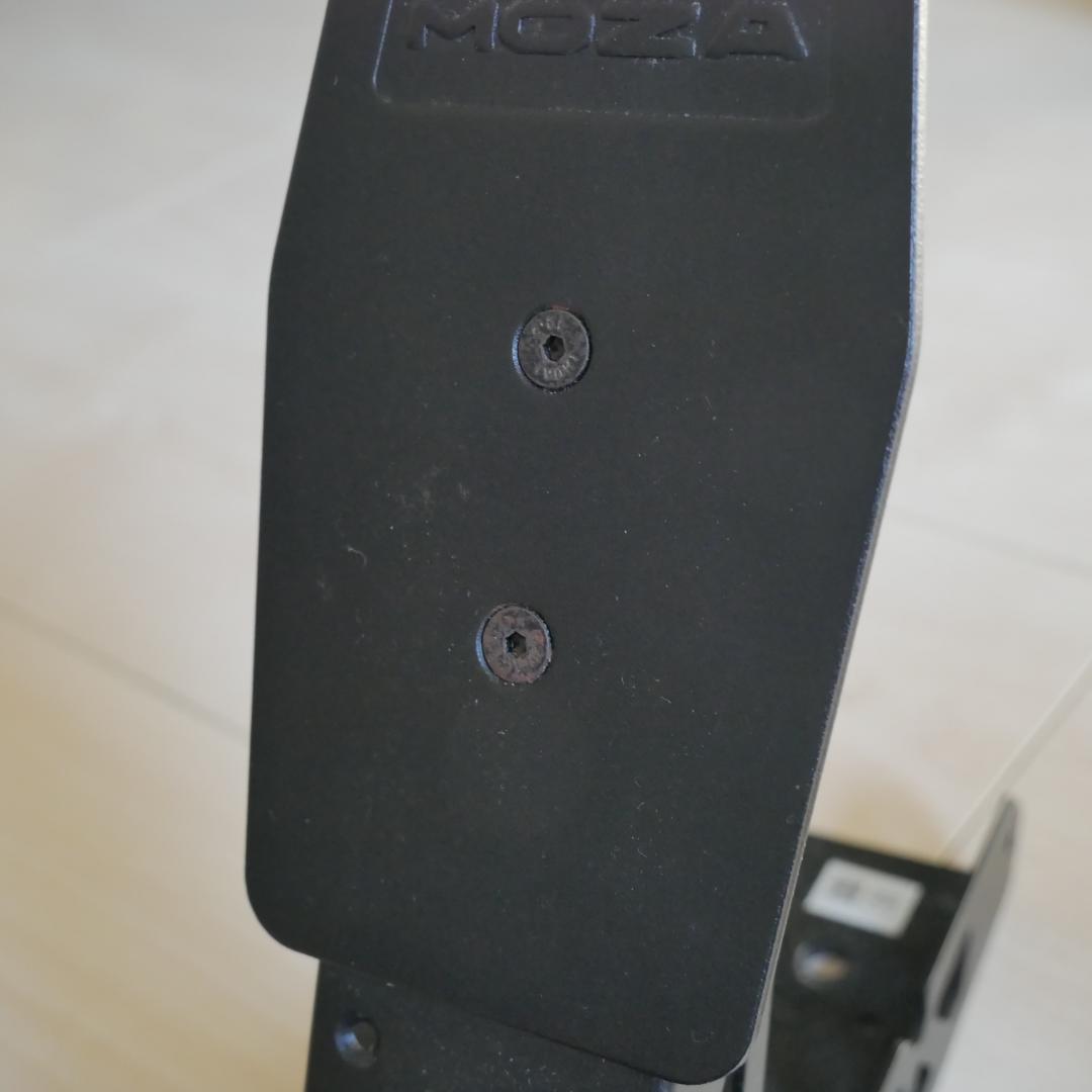 MOZA R5 ハンドルコントローラ