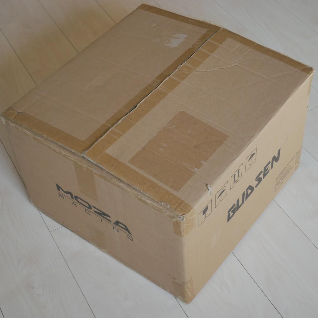 MOZA R5 ハンドルコントローラ