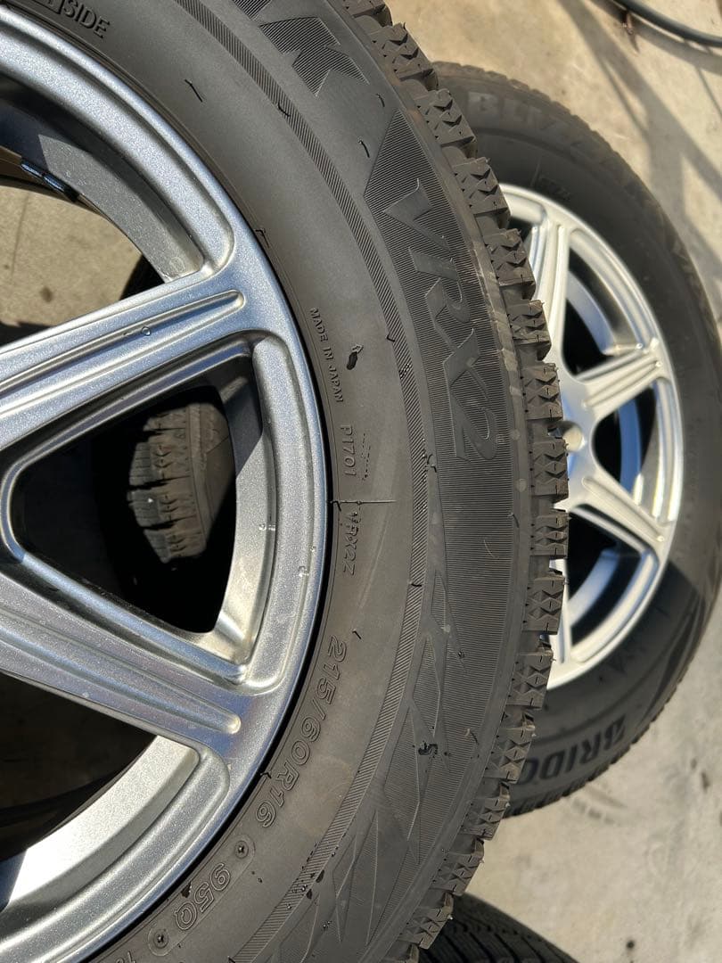 2024年製、VRX2.215/60R16、4本アルミホイールセット、バリ溝