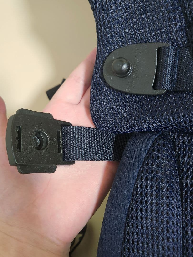 アップリカ　ラクリス　抱っこひも　ネイビー