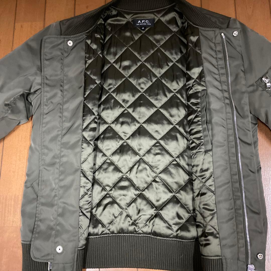 A.P.C. オリーブジャンパー Ｓ