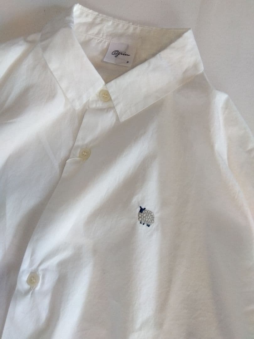 新品✨grin 羊刺繍ボックスシャツ
