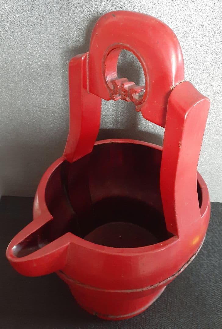 李朝漆器　朝鮮古民具　韓国古玩　朱漆塗り　手付き　透かし造　蝙蝠図　片口　手桶