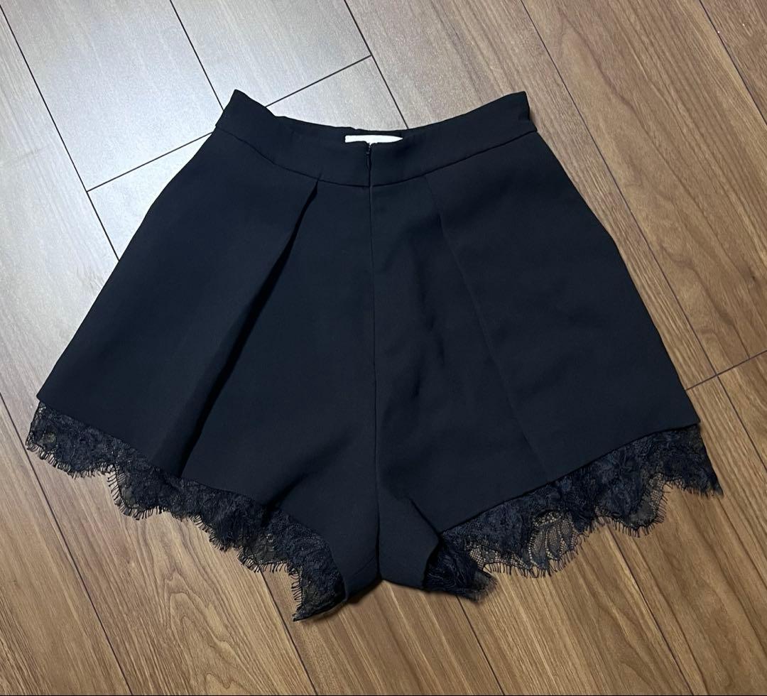 セルフポートレイト レース ハイウェストショートパンツ 加治ひとみさん着用