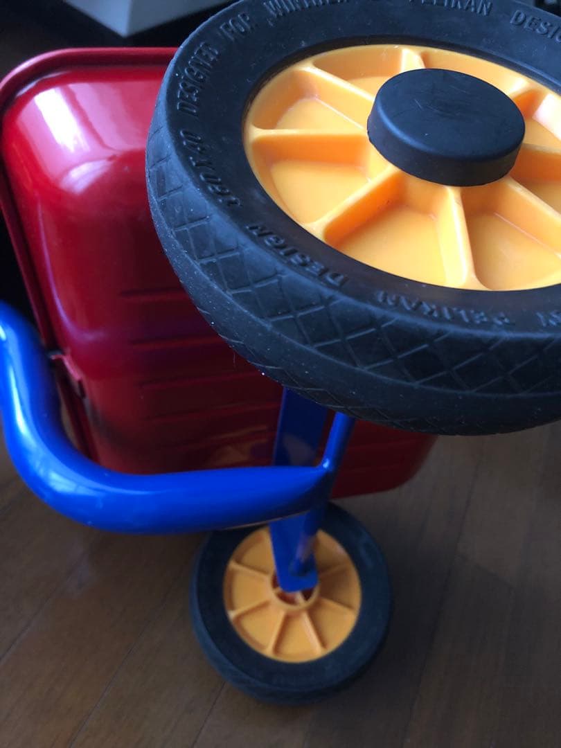 ボーネルンド ウィンザー社 三輪車 Vハンドル （荷台つき）Winther