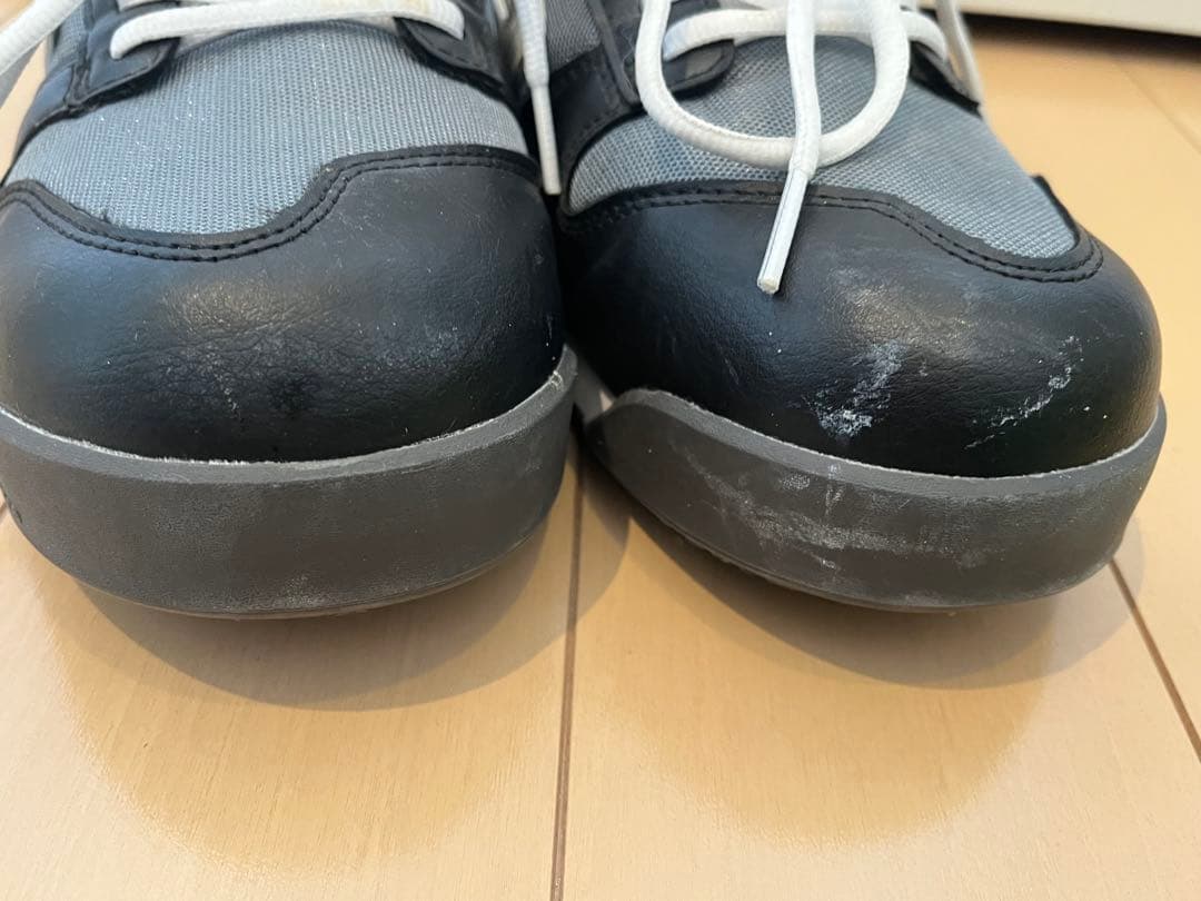 new balance スニーカータイプ安全靴 グレー/ブラック　25㎝