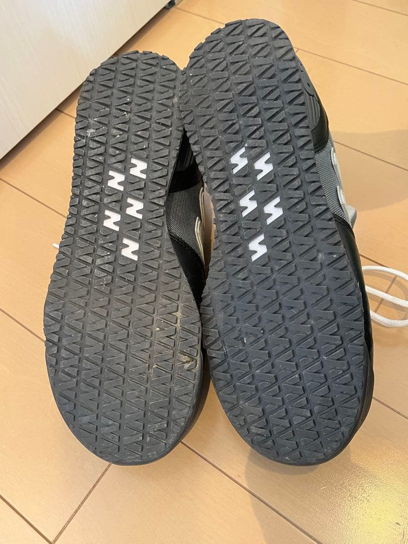 new balance スニーカータイプ安全靴 グレー/ブラック　25㎝