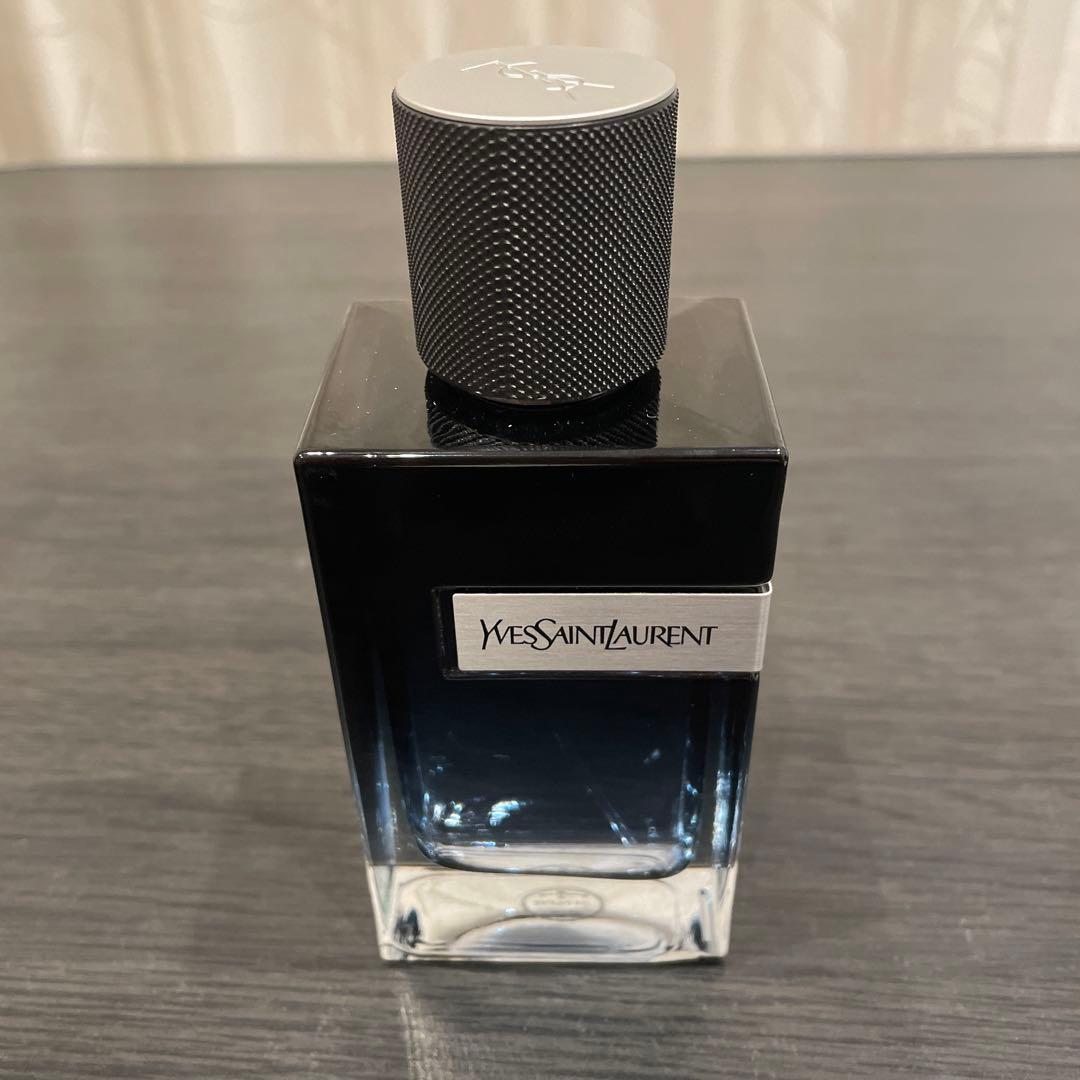 Yves Saint Laurent 香水