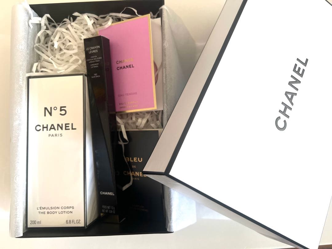 CHANELボディローション &ル リップペンシル162 ヌード ブラン