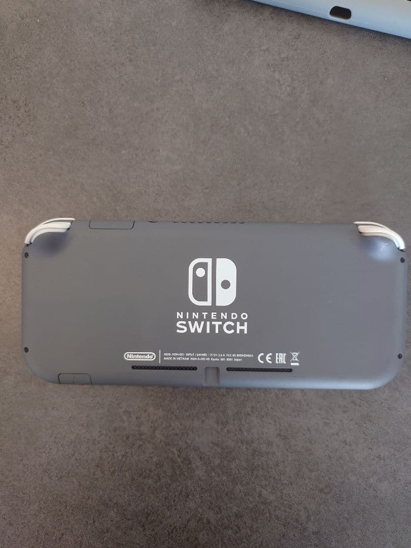 Nintendo Switch Liteグレー本体+シリコンカバー+ケース付