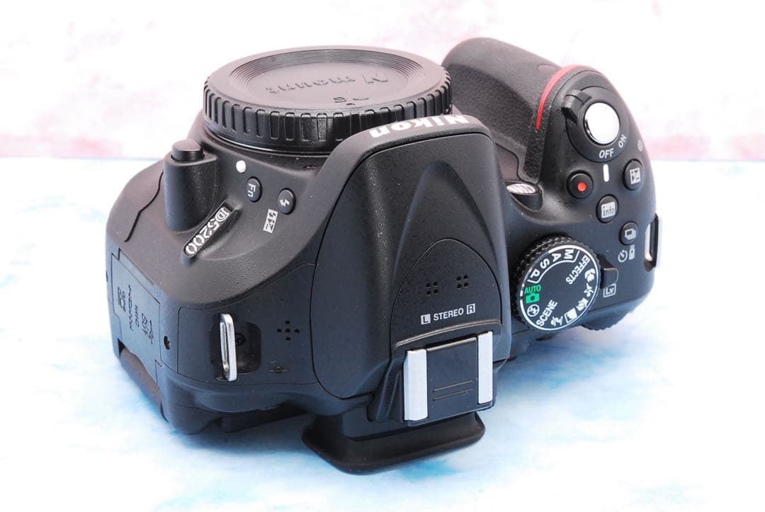 ニコン D5200☆一眼レフカメラ☆手ぶれ補正Wレンズ☆美品＆ショット数少！