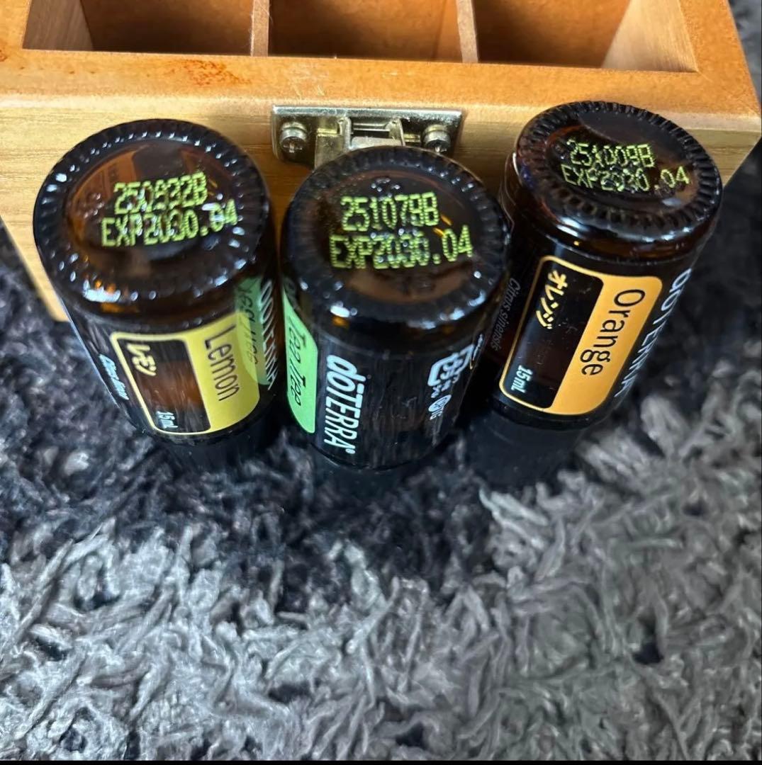 ドテラ　doTERRA 基本の精油９本とボックスのセット　エッセンシャルオイル