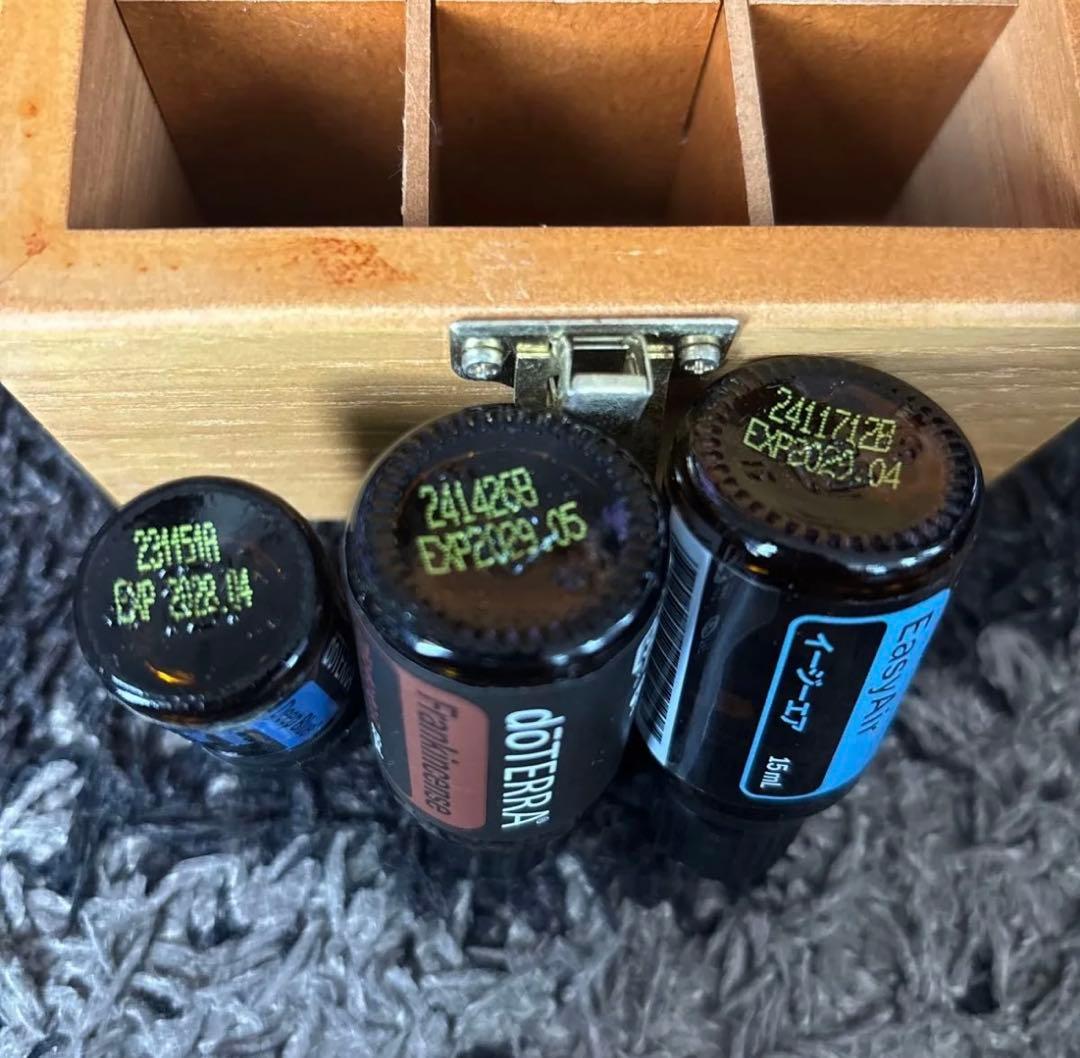 ドテラ　doTERRA 基本の精油９本とボックスのセット　エッセンシャルオイル