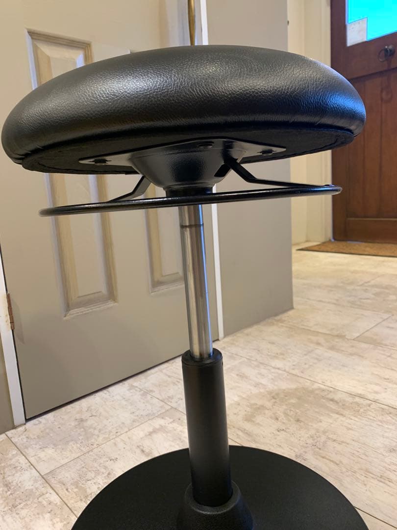 ギックリ、腰痛予防スイング椅子