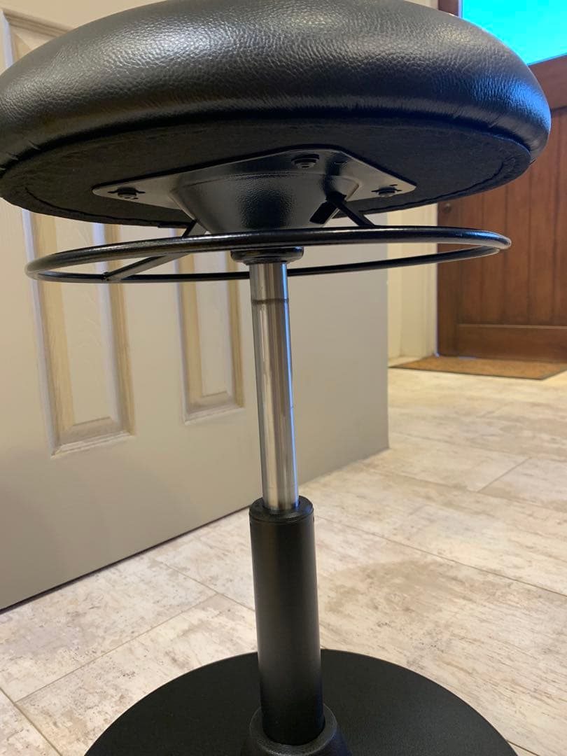 ギックリ、腰痛予防スイング椅子