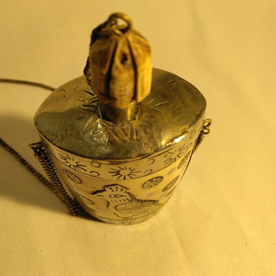 チベットの鼻煙壺（ビエンコ）です。