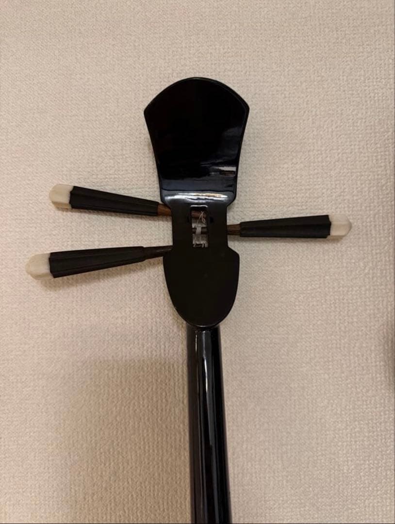 三線（蛇皮＋人工皮）、ケース付き