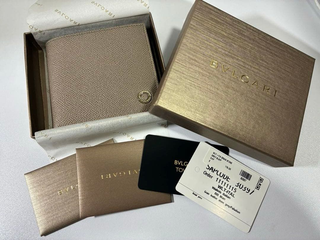 u*9様 BVLGARI 折り畳み財布