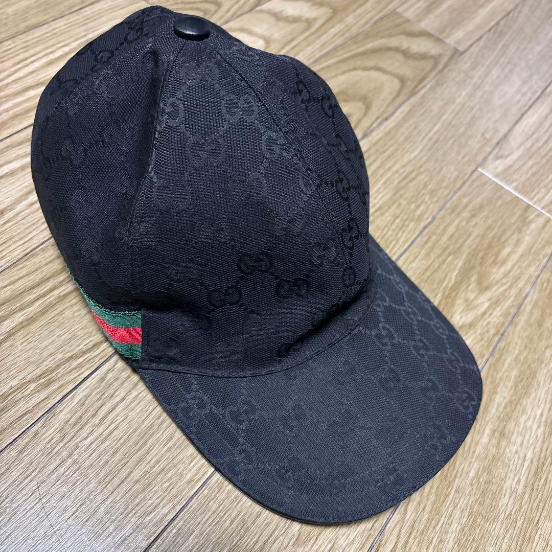 GUCCI ブラック GGパターン キャップ