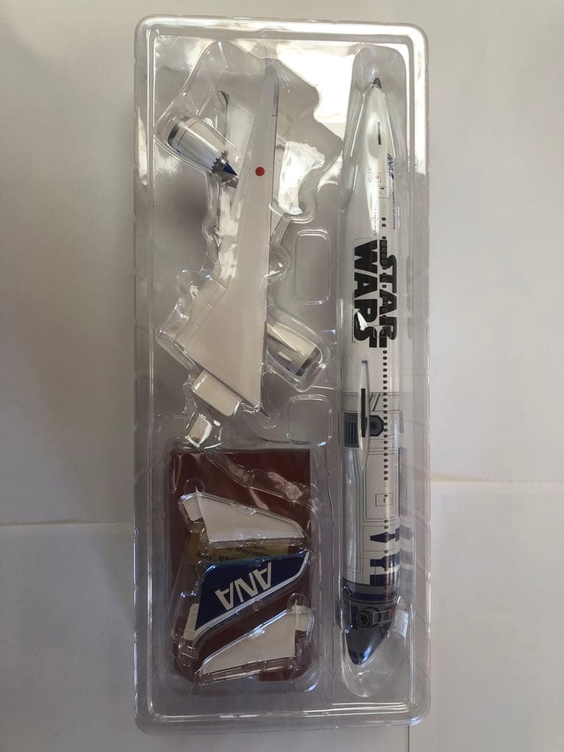 全日空商事　1/200 ANA B787-9 スターウォーズジェット特別塗装機