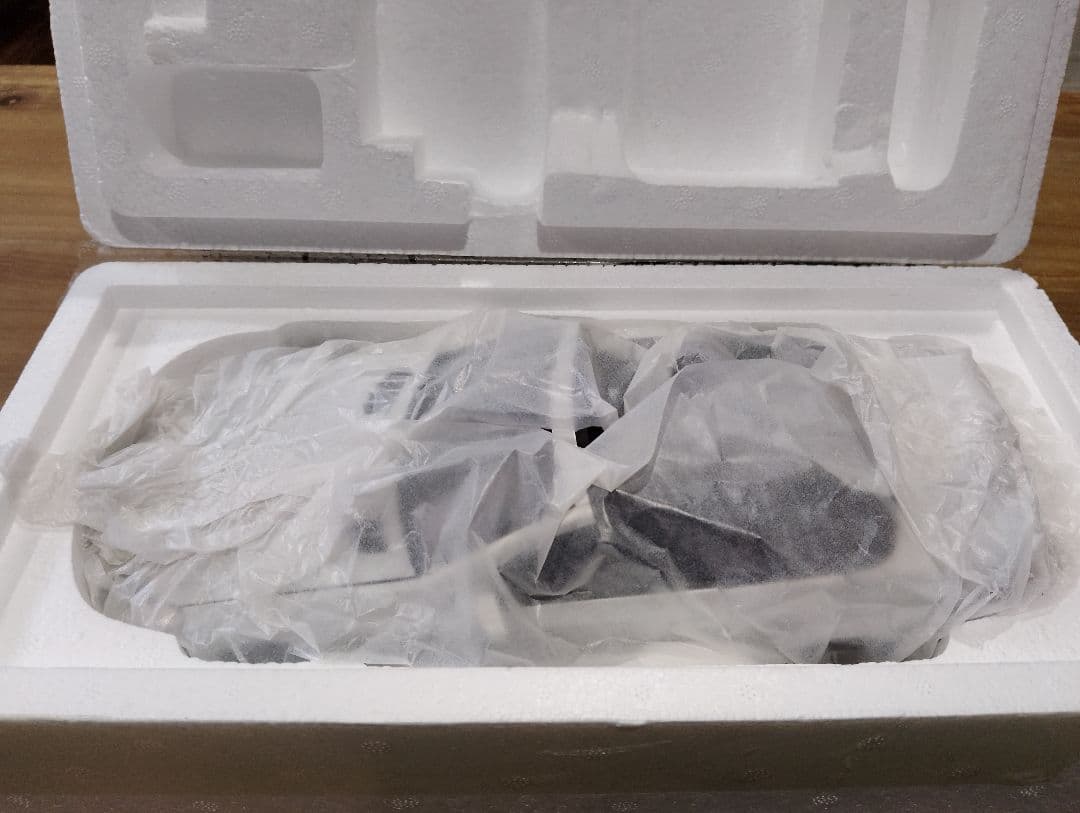 マック　1/18 メルセデスSL63 AMG R230　ミニカー　シルバー