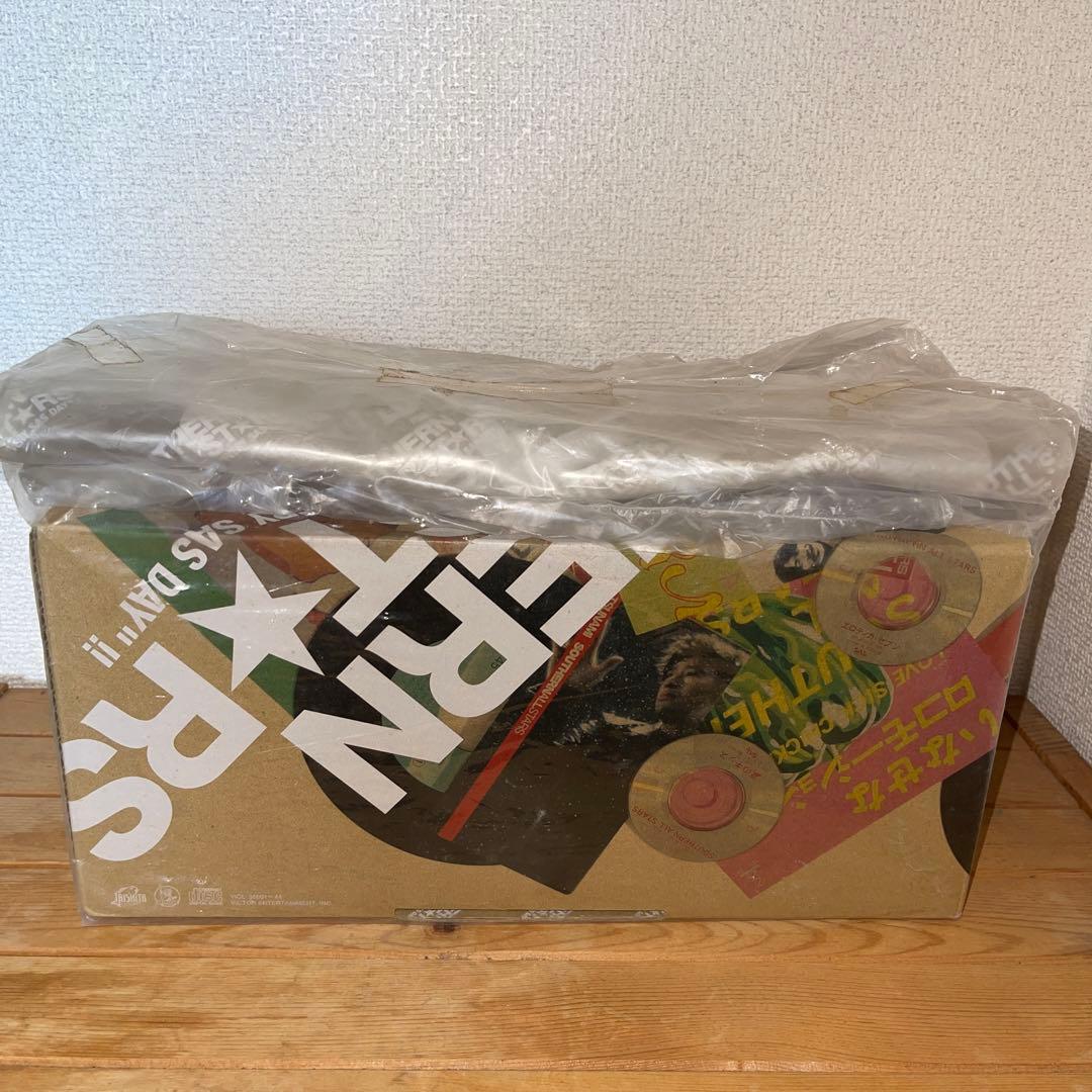 邦楽 SOUTHERN ALL STARS 44 SINGLES CONTAINER