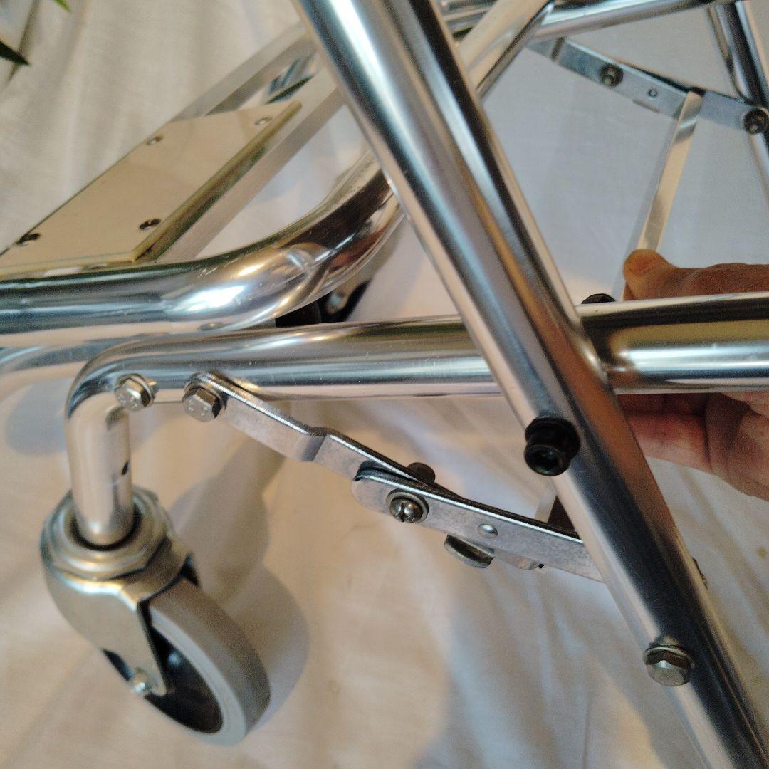 折りたたみ式介助用車椅子 チェック柄