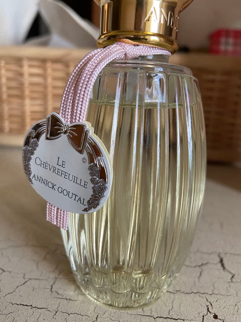 ル　シェブルフイユ　オードトワレ