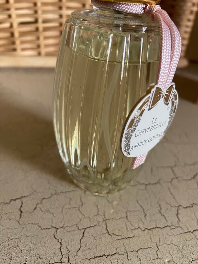 ル　シェブルフイユ　オードトワレ