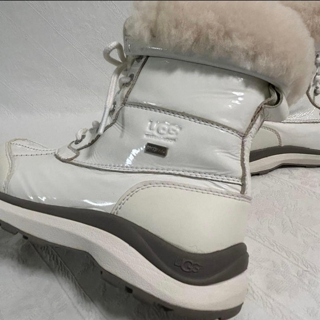 ♥︎希少完売品♥︎UGG アディロンダックIII パテントブーツ ホワイト24cm