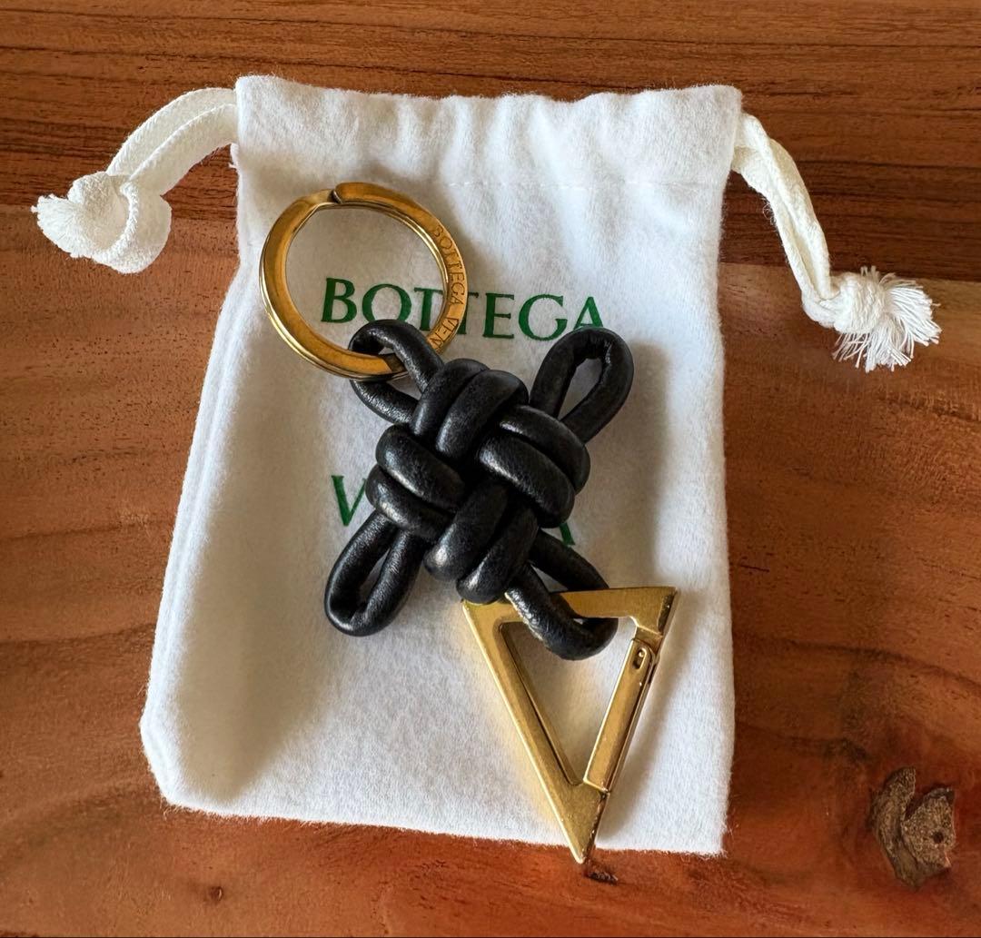 【希少品】【美品】BOTTEGA VENETAトライアングルキーリング