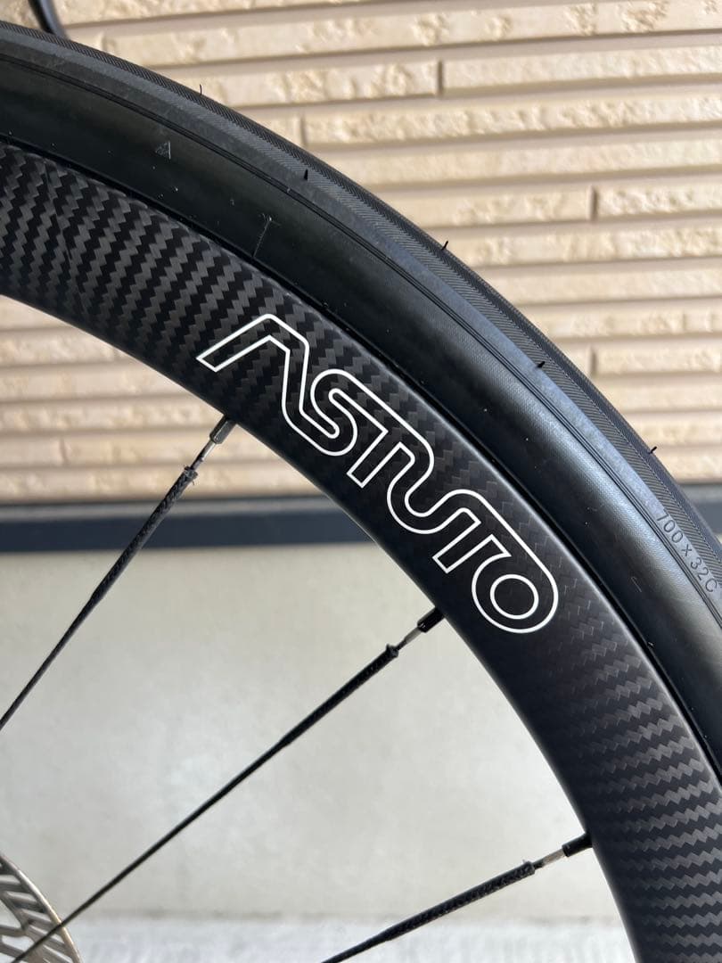 ASTUTO ディスクブレーキ用カーボンホイール前後セット